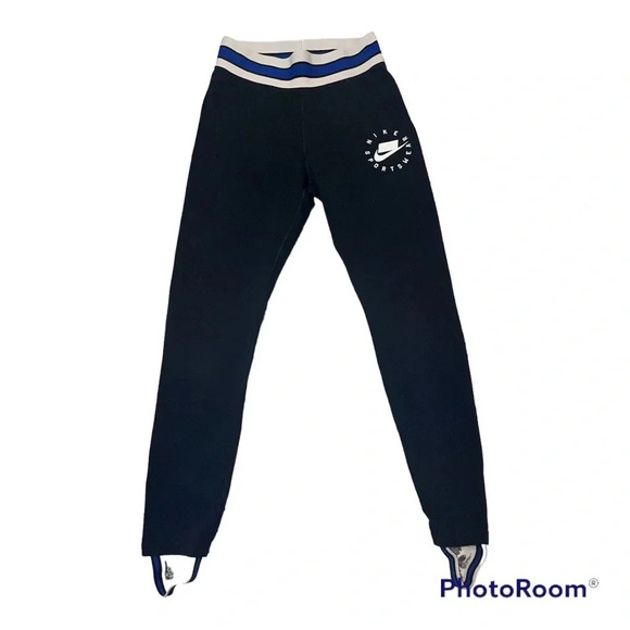 ✨Host Pick✨ Nike Leggings with Stirrups - Picture 7 of 8